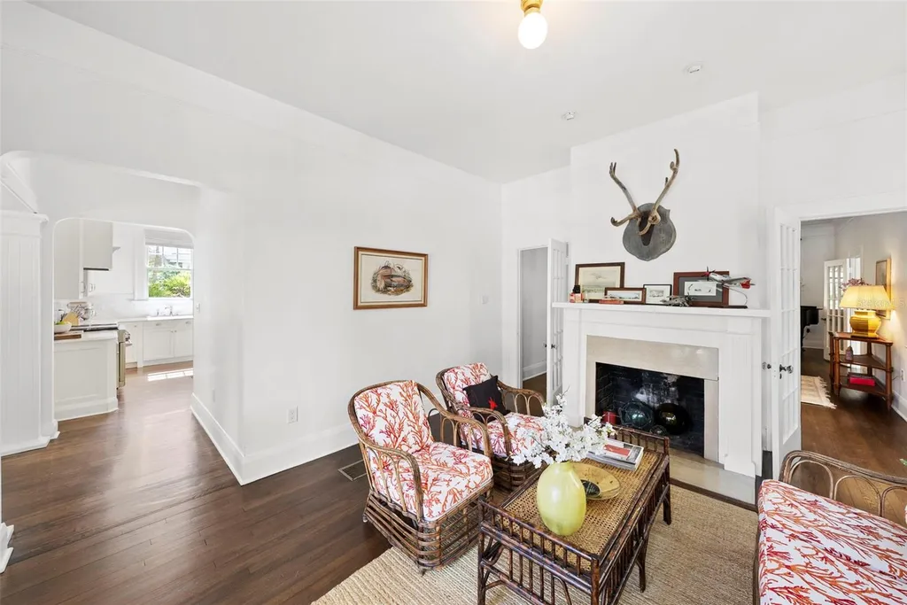 2630 W Prospect Road Tampa FL 33629