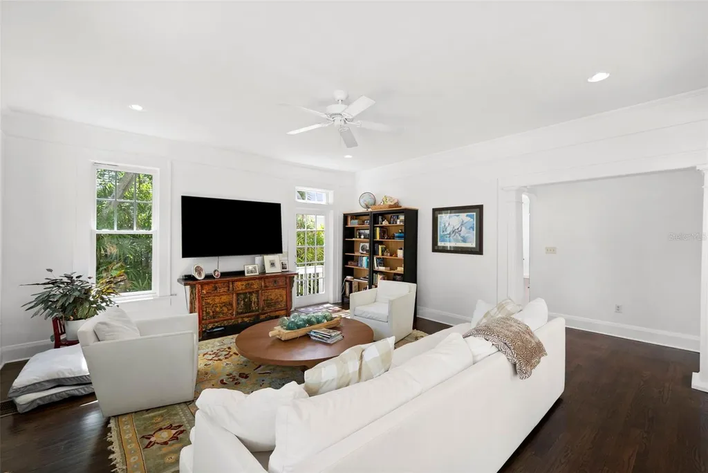 2630 W Prospect Road Tampa FL 33629