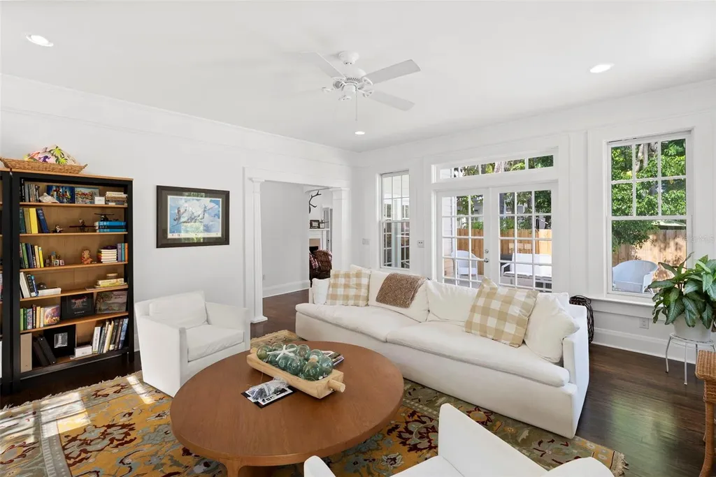 2630 W Prospect Road Tampa FL 33629