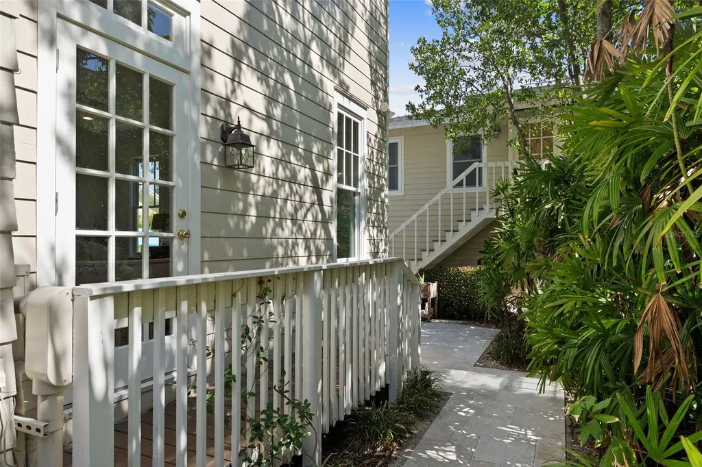 2630 W Prospect Road Tampa FL 33629