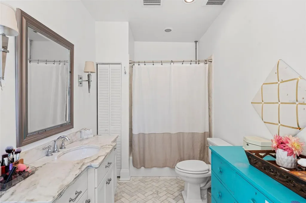 2630 W Prospect Road Tampa FL 33629