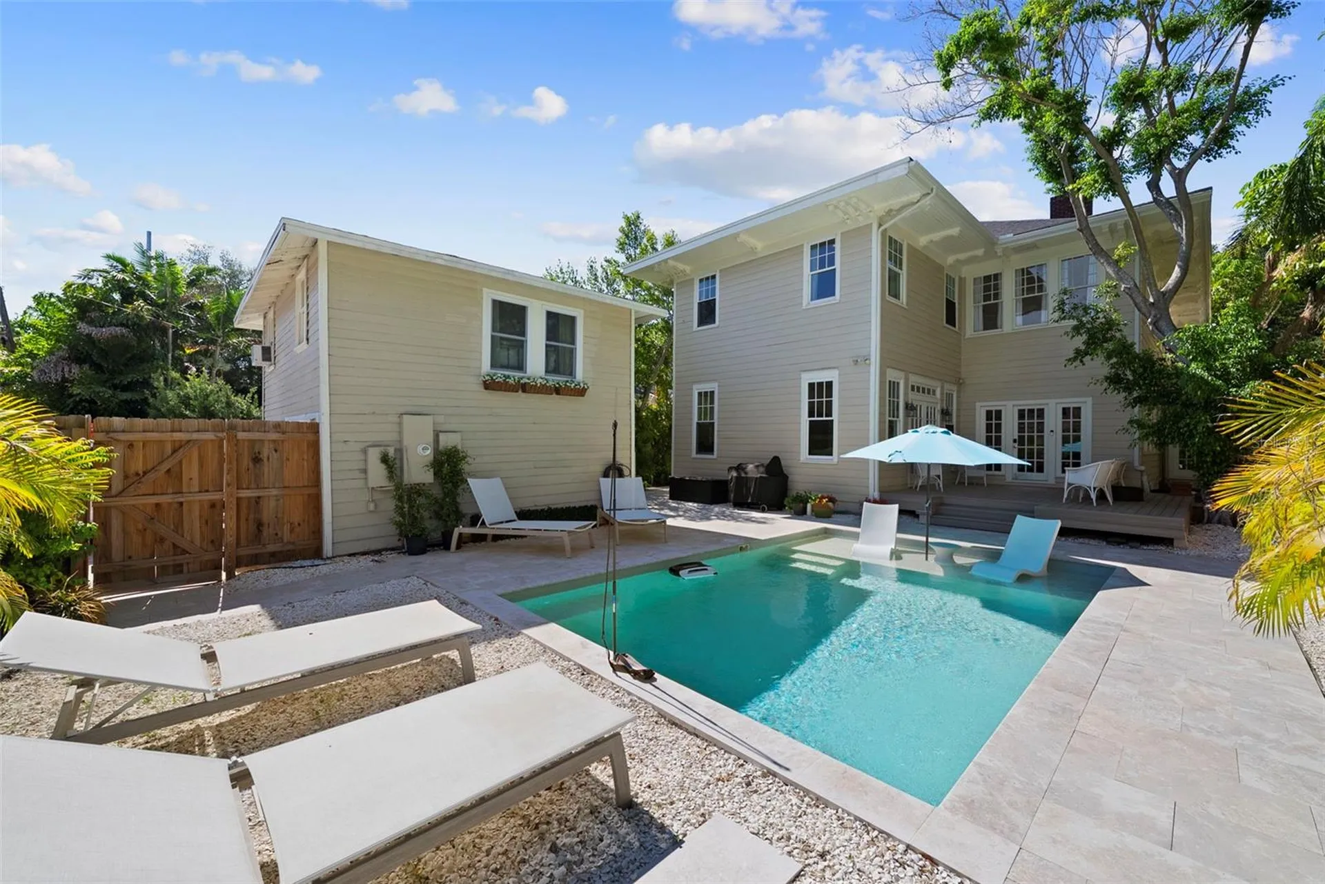 2630 W Prospect Road Tampa FL 33629