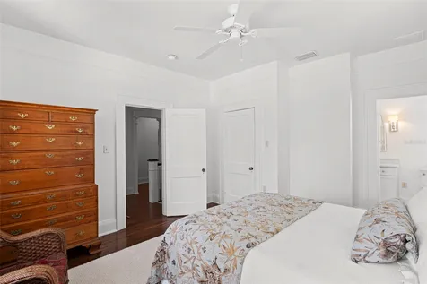 2630 W Prospect Road Tampa FL 33629