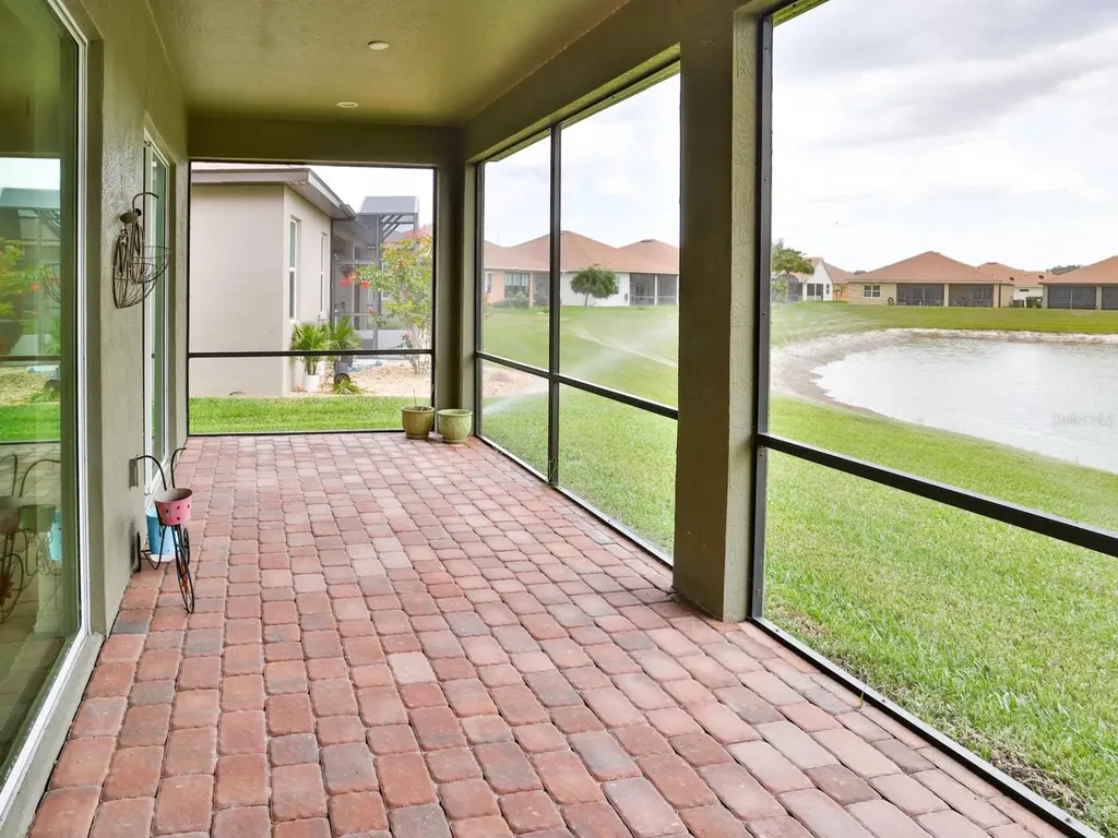 1061 Sawgrass Drive Winter Haven FL 33884
