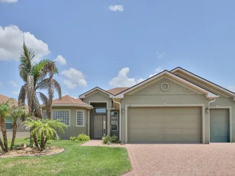 1061 Sawgrass Drive Winter Haven FL 33884