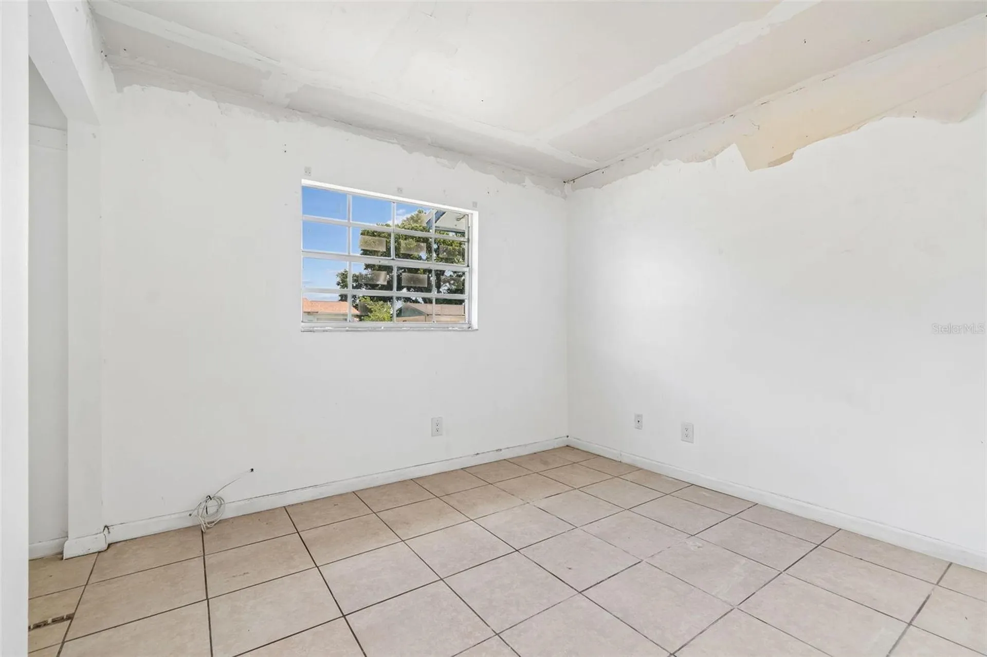 1719 Julian Lane Drive Tampa FL 33619