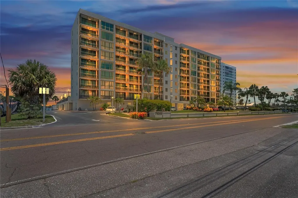 7100 S Sunshine Skyway Lane S St Petersburg FL 33711