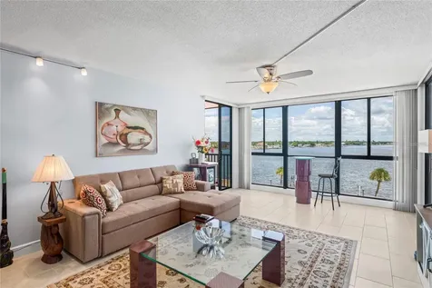 7100 S Sunshine Skyway Lane S St Petersburg FL 33711