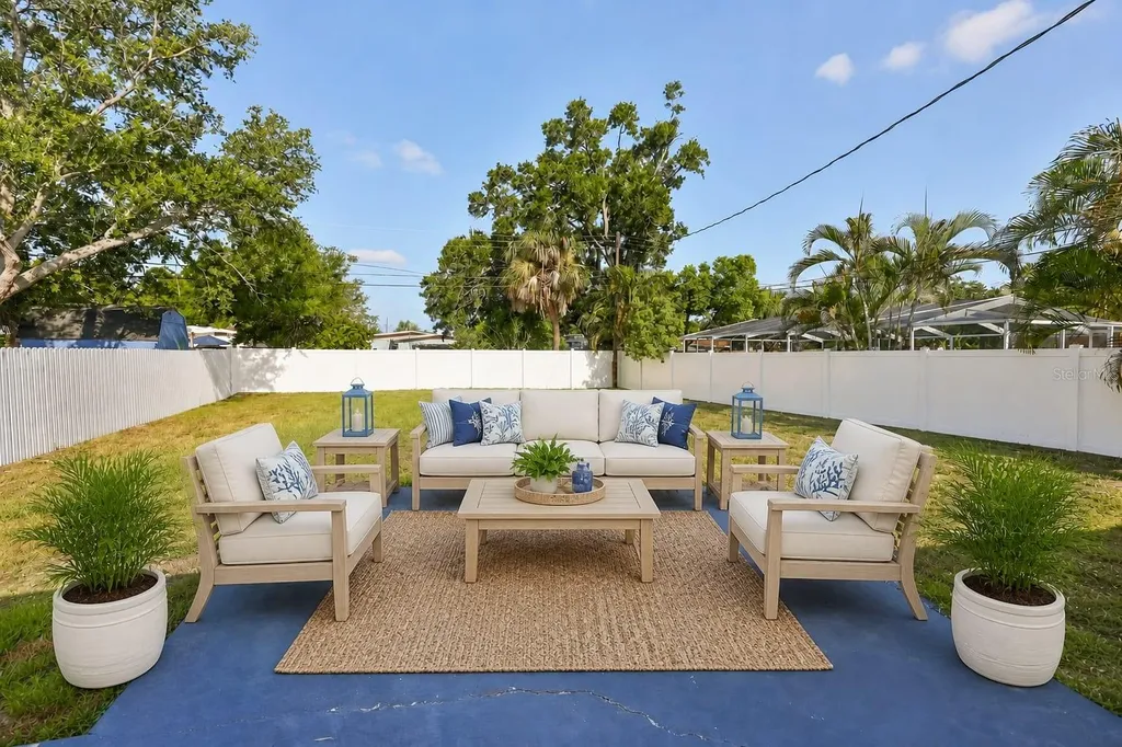 3242 Kingston Street N St Petersburg FL 33713