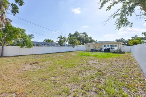 3242 Kingston Street N St Petersburg FL 33713