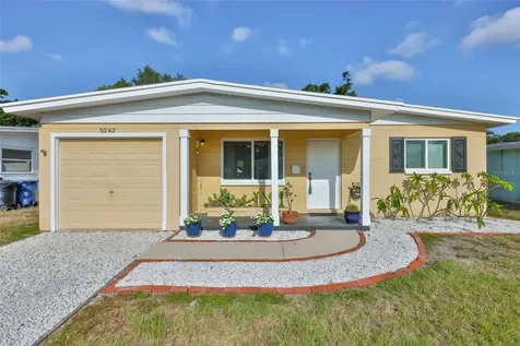 3242 Kingston Street N St Petersburg FL 33713