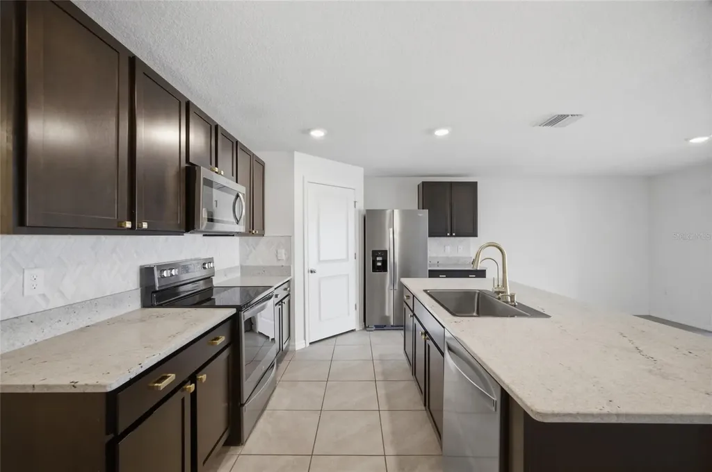 2812 Gumbo Limbo Drive Wimauma FL 33598