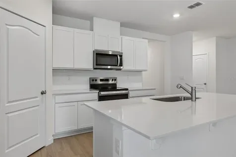 2893 House Finch Road Harmony FL 34773