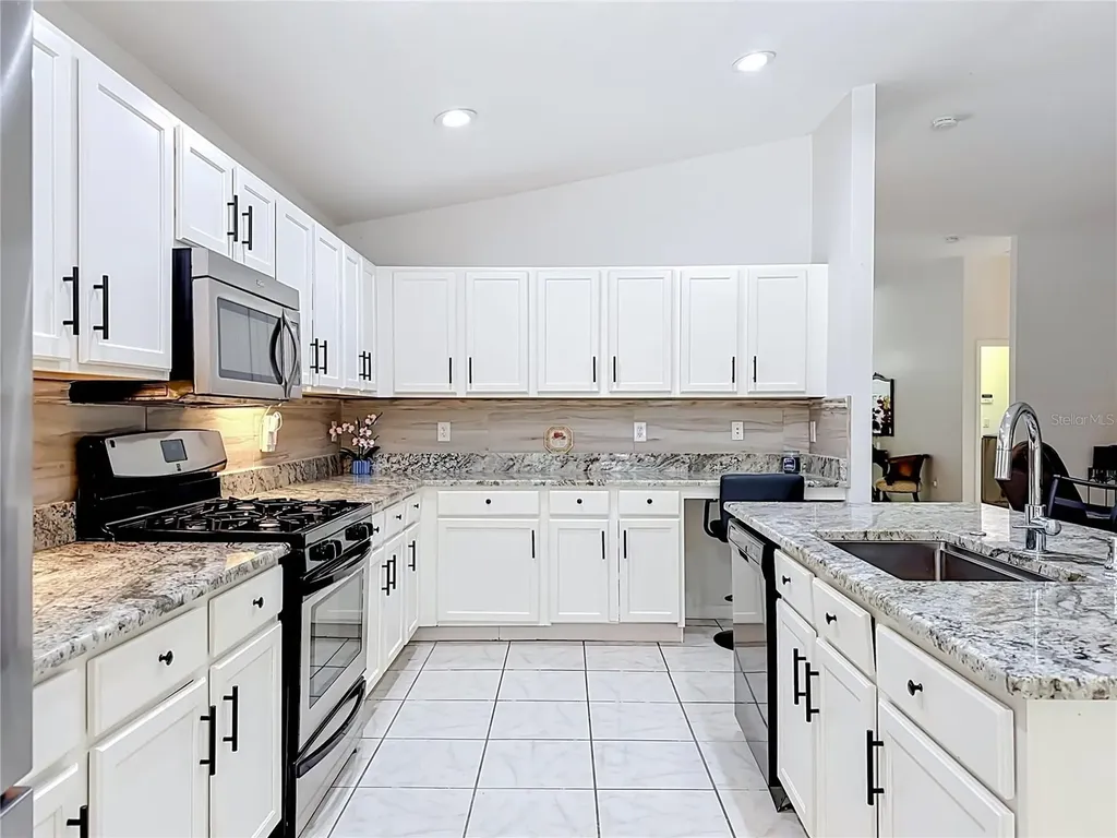 6630 Cambridge Park Drive Apollo Beach FL 33572