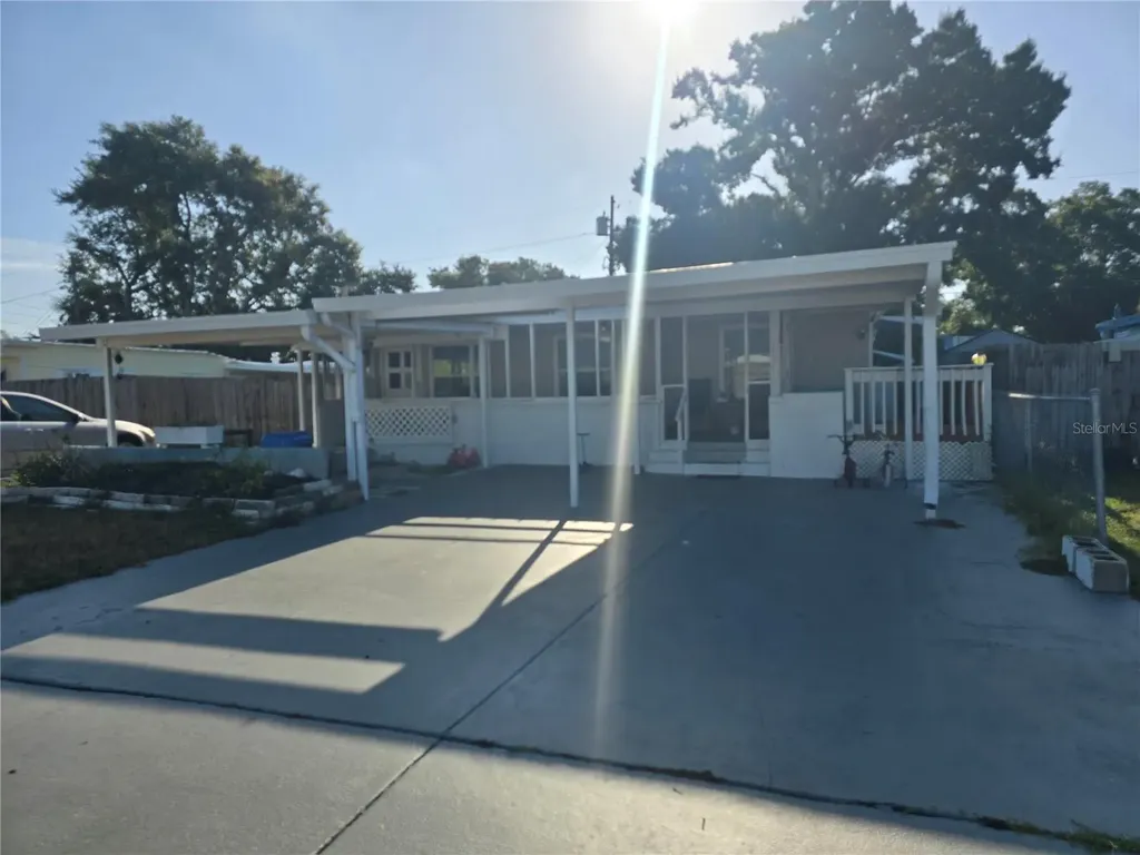 5271 77th Street N St Petersburg FL 33709