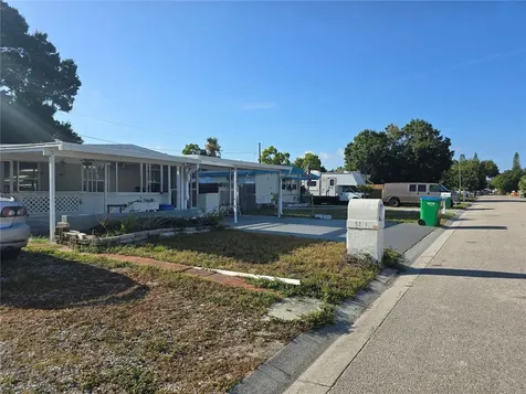 5271 77th Street N St Petersburg FL 33709