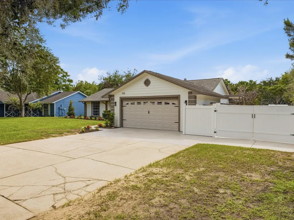 505 Lake Charm Drive Oviedo FL 32765