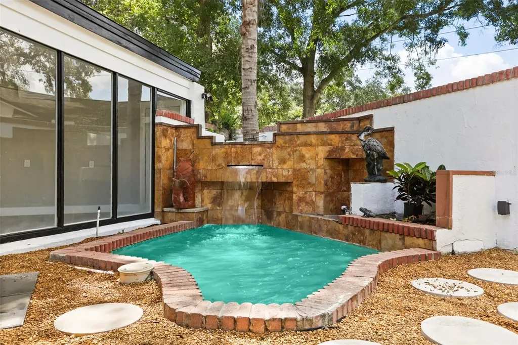 200 Alpine Street Altamonte Springs FL 32701