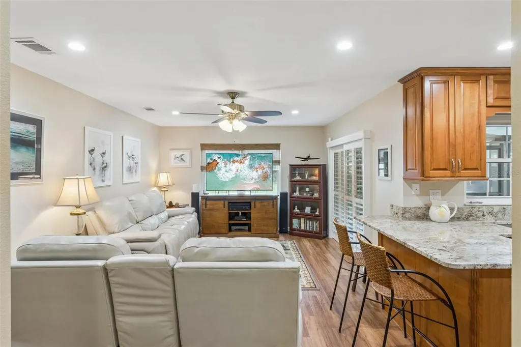 864 Redwood Way Lake Wales FL 33898