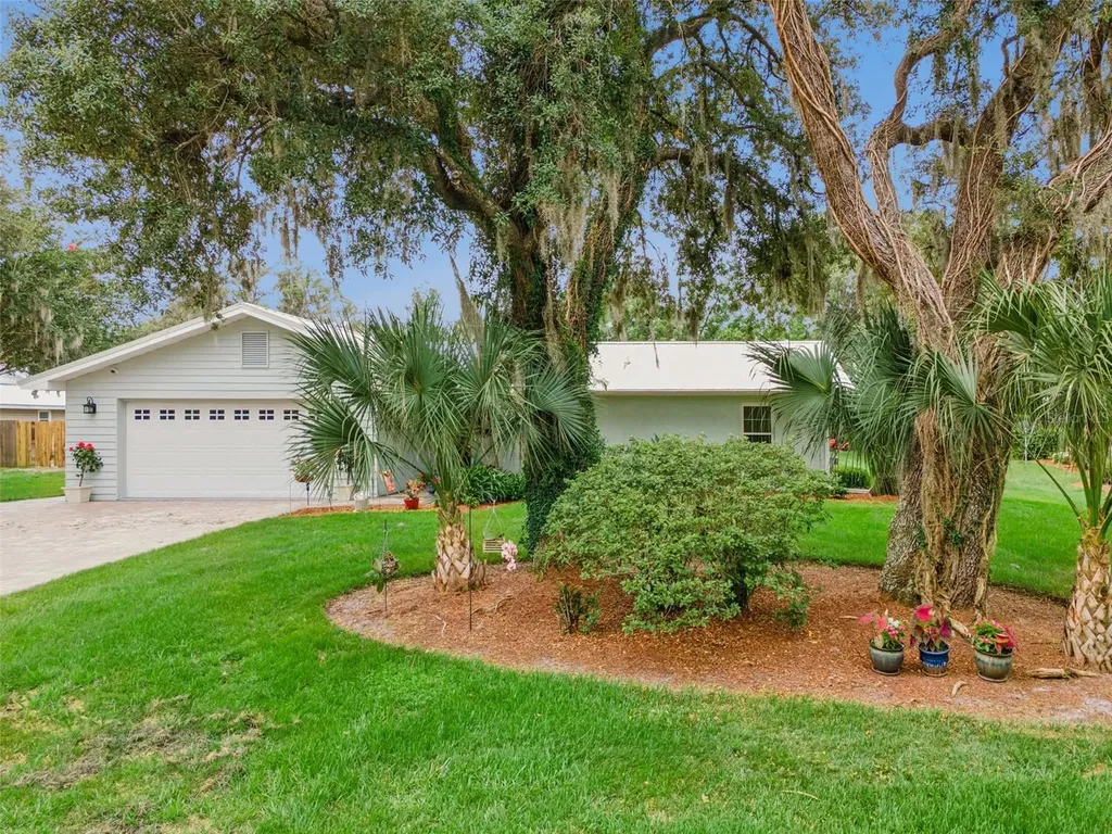 864 Redwood Way Lake Wales FL 33898