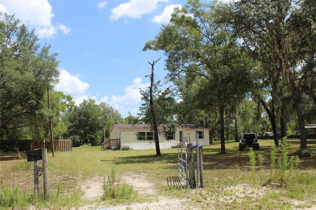 112 Juniper Drive Hawthorne FL 32640