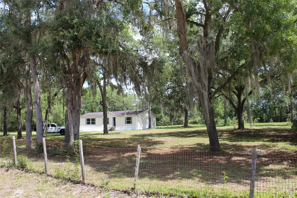 112 Juniper Drive Hawthorne FL 32640