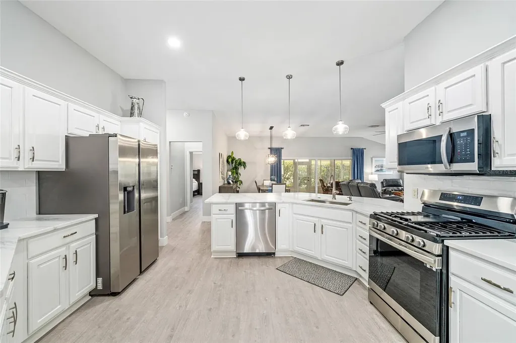 17843 SE 87th Bourne Avenue The Villages FL 32162