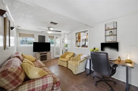 4521 12th Avenue N St Petersburg FL 33713