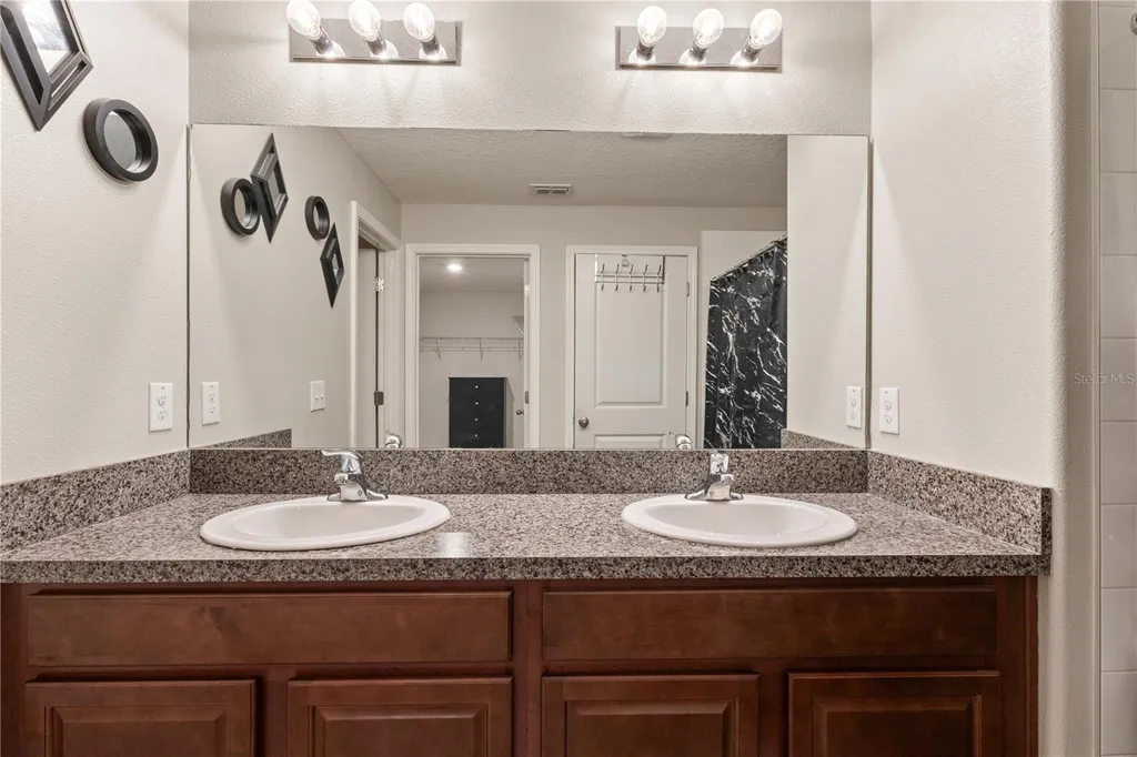 2987 Moulden Hollow Drive Zephyrhills FL 33540
