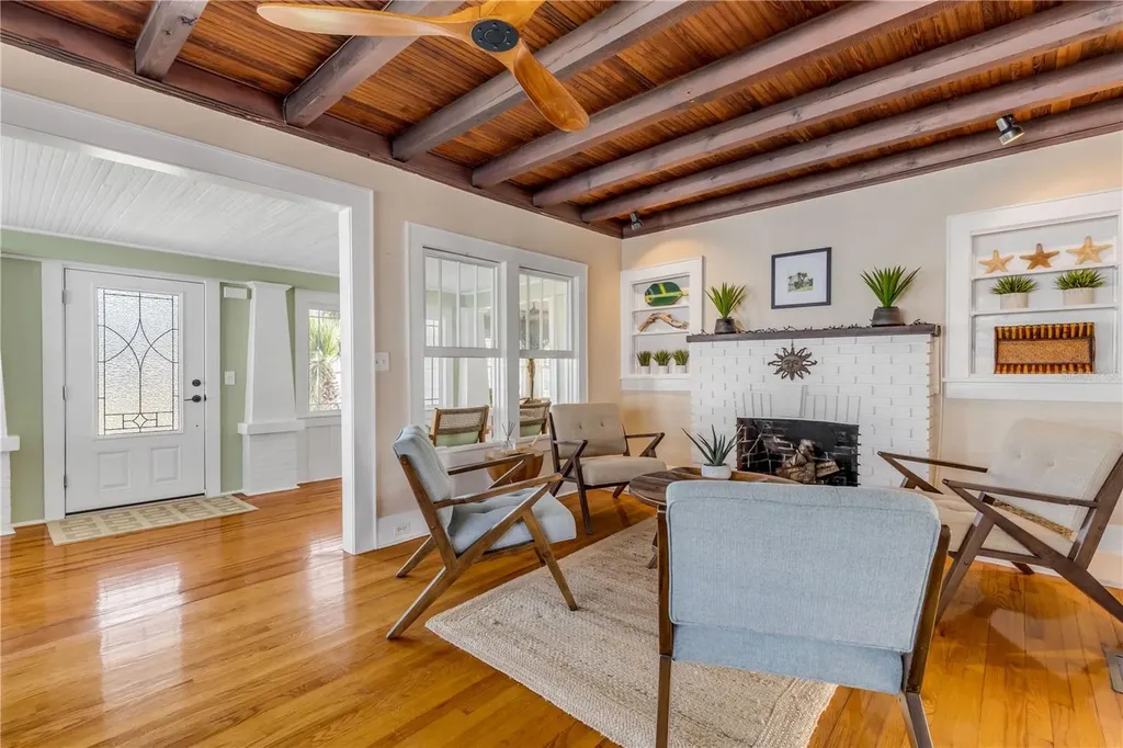 315 Due East Street New Smyrna Beach FL 32169