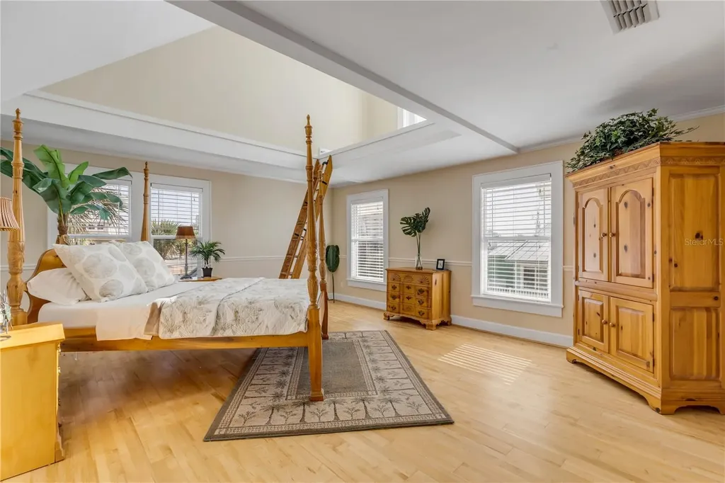 315 Due East Street New Smyrna Beach FL 32169