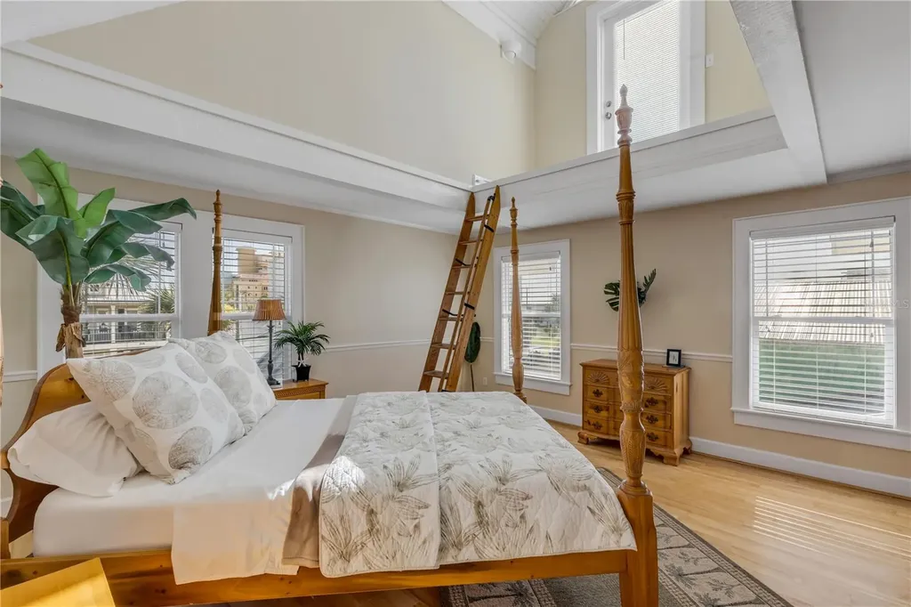 315 Due East Street New Smyrna Beach FL 32169