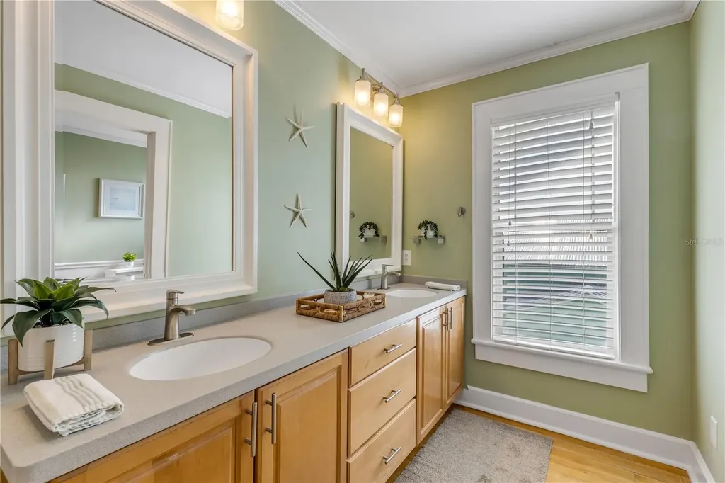 315 Due East Street New Smyrna Beach FL 32169