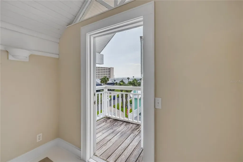 315 Due East Street New Smyrna Beach FL 32169