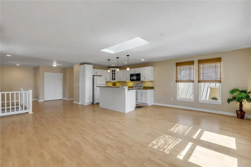 315 Due East Street New Smyrna Beach FL 32169