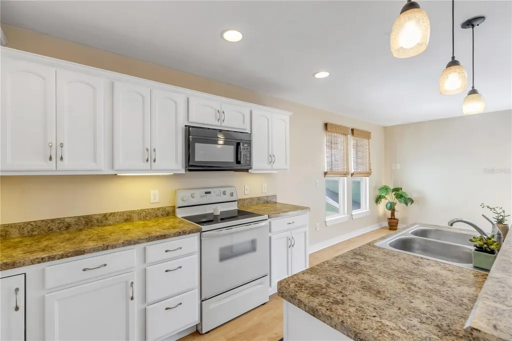 315 Due East Street New Smyrna Beach FL 32169