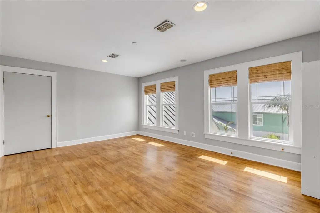 315 Due East Street New Smyrna Beach FL 32169