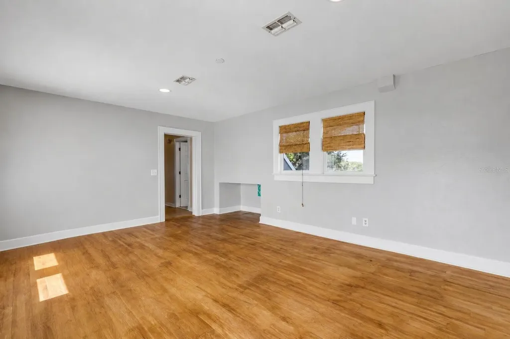 315 Due East Street New Smyrna Beach FL 32169