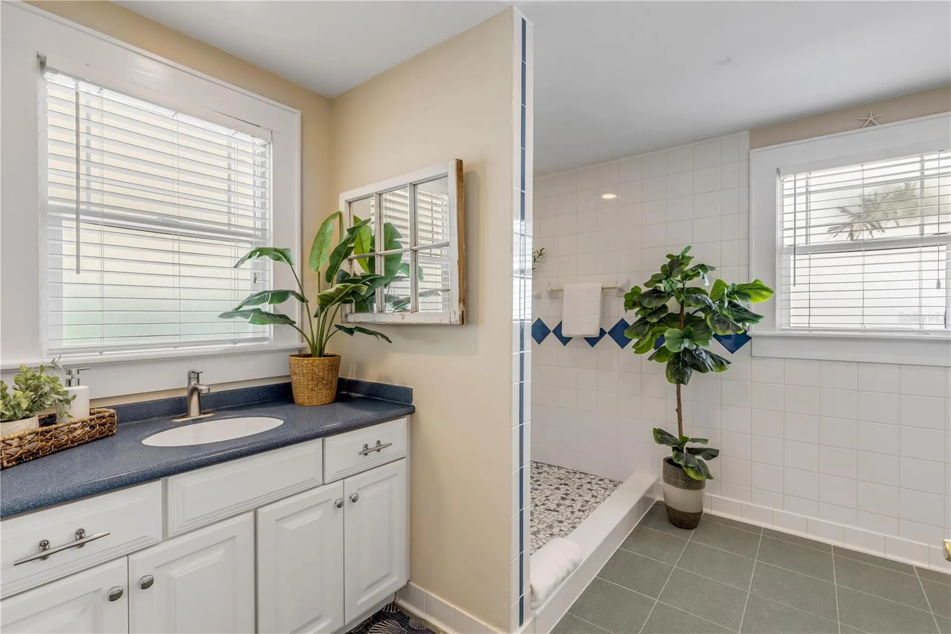 315 Due East Street New Smyrna Beach FL 32169