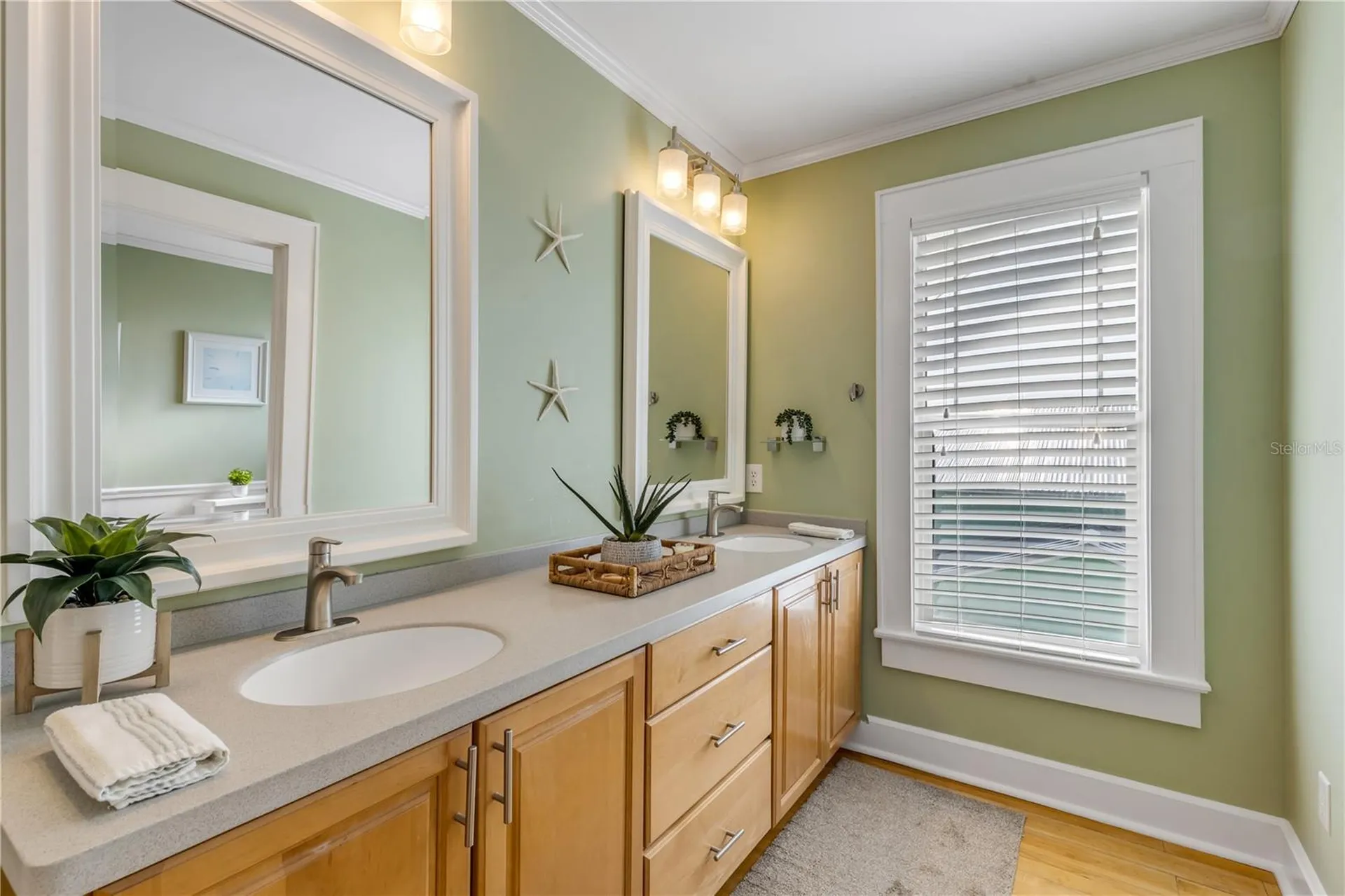 315 Due East Street New Smyrna Beach FL 32169