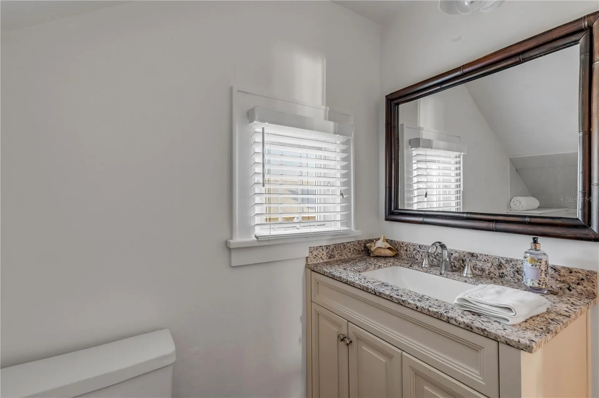 315 Due East Street New Smyrna Beach FL 32169
