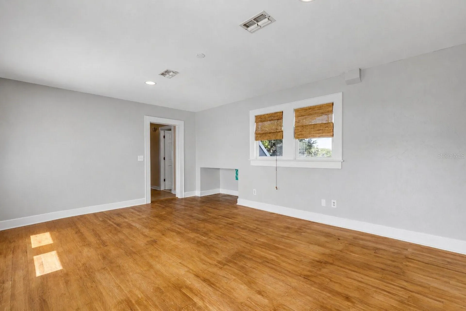 315 Due East Street New Smyrna Beach FL 32169
