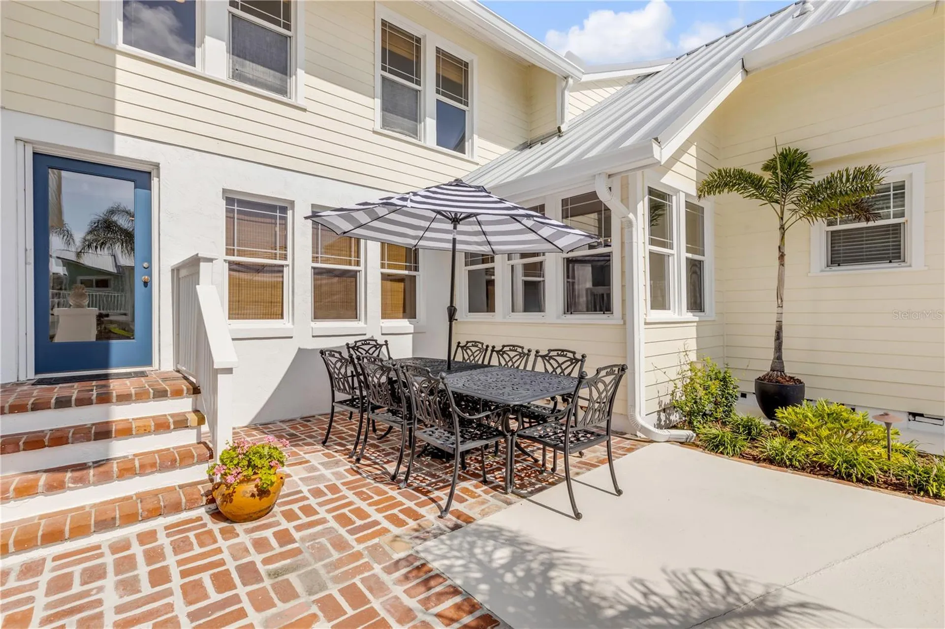 315 Due East Street New Smyrna Beach FL 32169