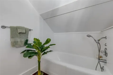 315 Due East Street New Smyrna Beach FL 32169
