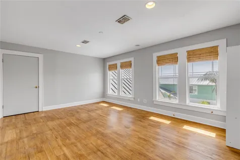 315 Due East Street New Smyrna Beach FL 32169