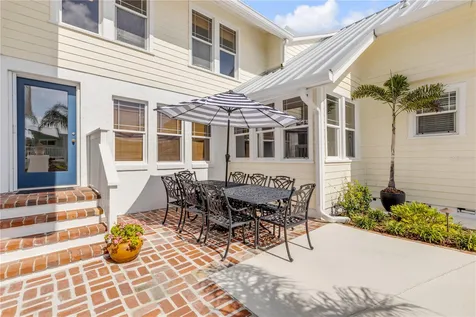 315 Due East Street New Smyrna Beach FL 32169
