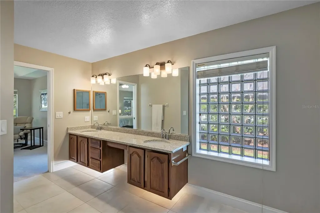 7750 Apple Tree Circle Orlando FL 32819