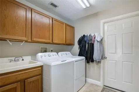 7750 Apple Tree Circle Orlando FL 32819