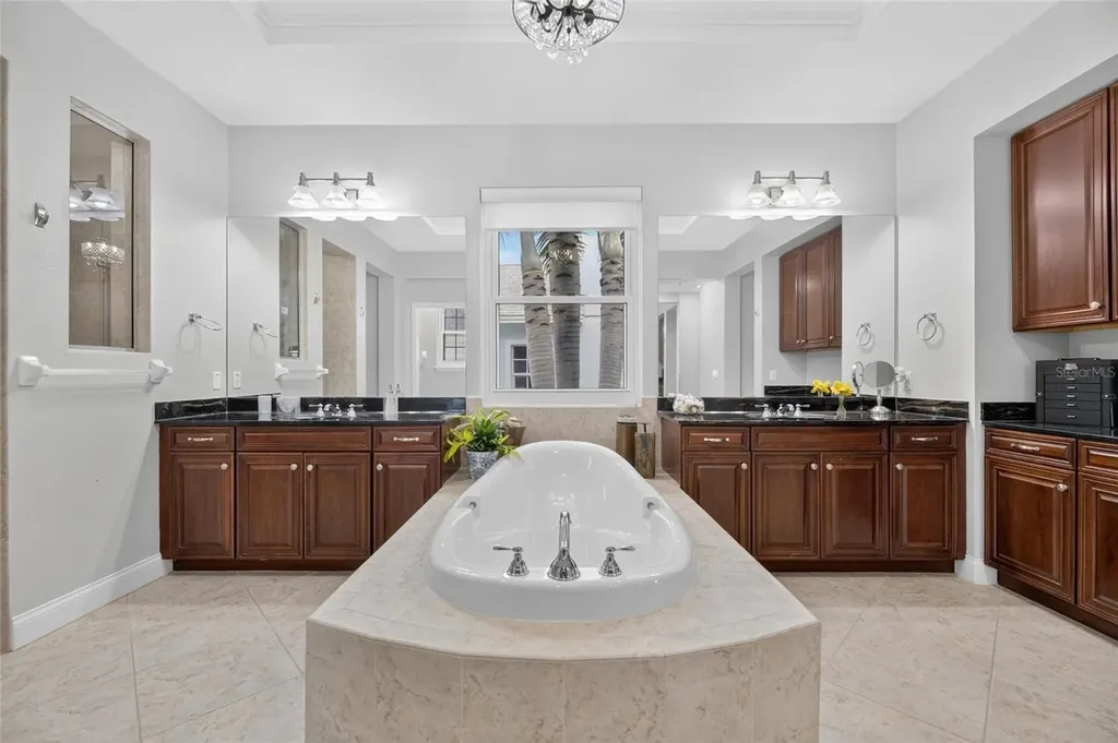 713 Islebay Drive Apollo Beach FL 33572