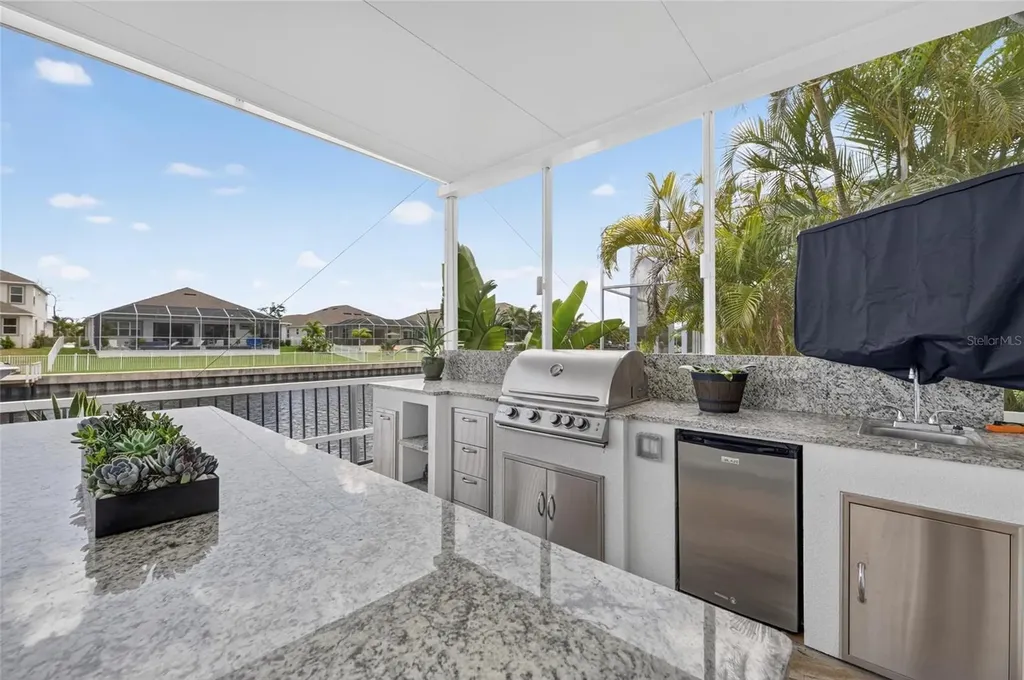 713 Islebay Drive Apollo Beach FL 33572